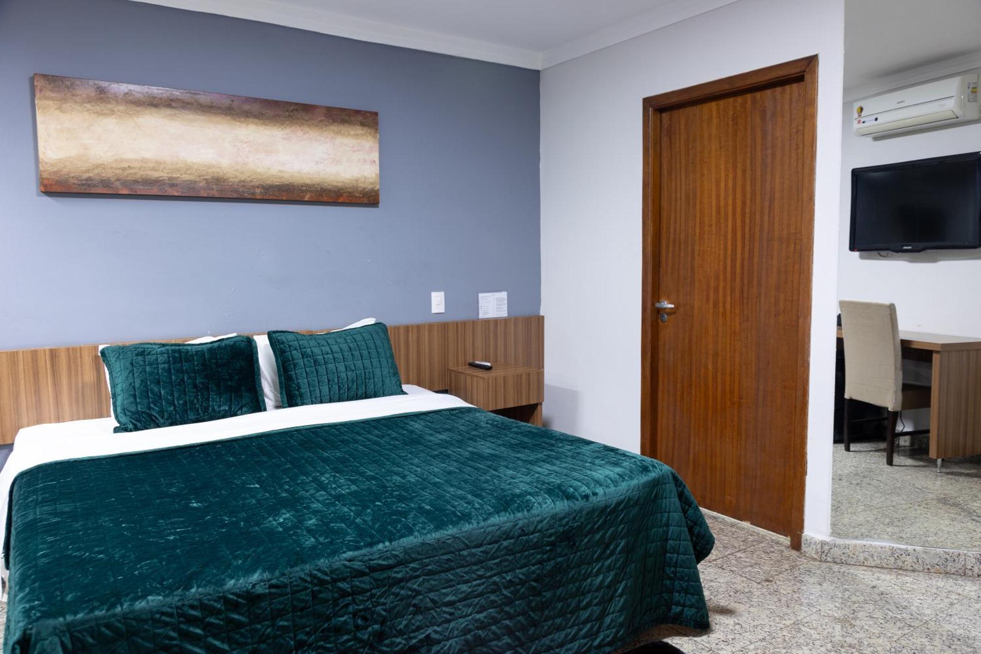 Bombonato Hotel - Facil Acesso Ao Aeroporto E Parque De Exposicoes Abcz Uberaba Luaran gambar